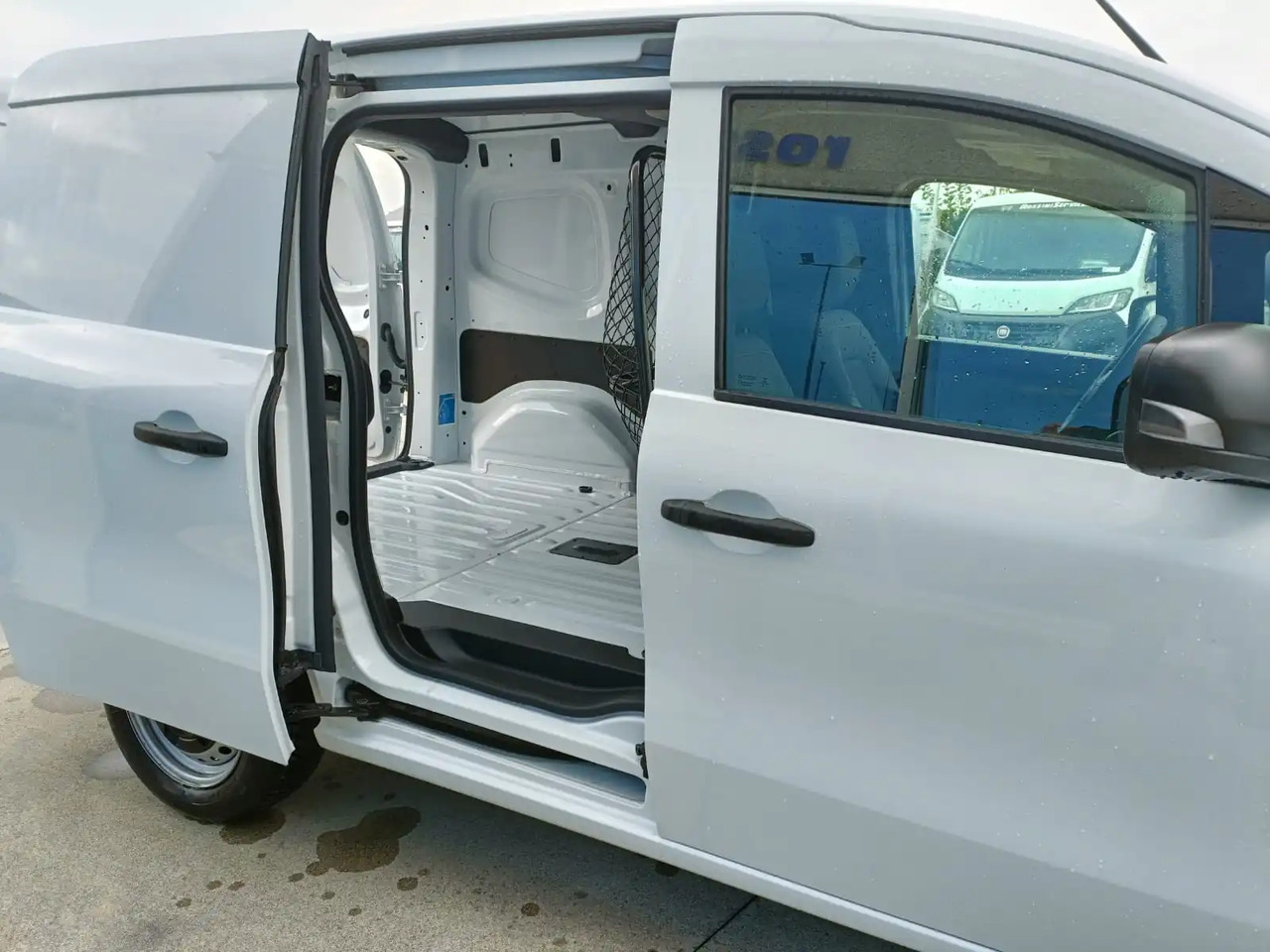 RENAULT KANGOO EV45 – 100% ELETTRICO - Furgon, Elektromos kisteherautó: 2 kép. RENAULT KANGOO EV45 – 100% ELETTRICO - Furgon, Elektromos kisteherautó: 2 kép.