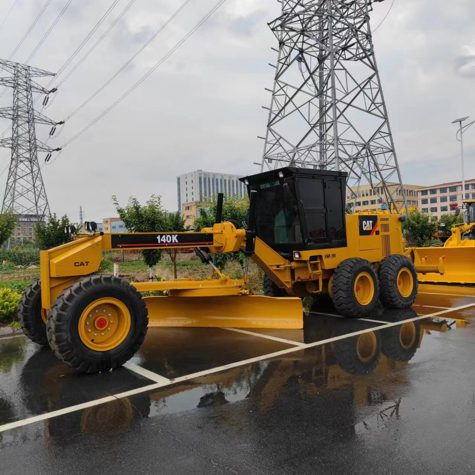 CATERPILLAR 140K - Gréder: 2 kép. CATERPILLAR 140K - Gréder: 2 kép.