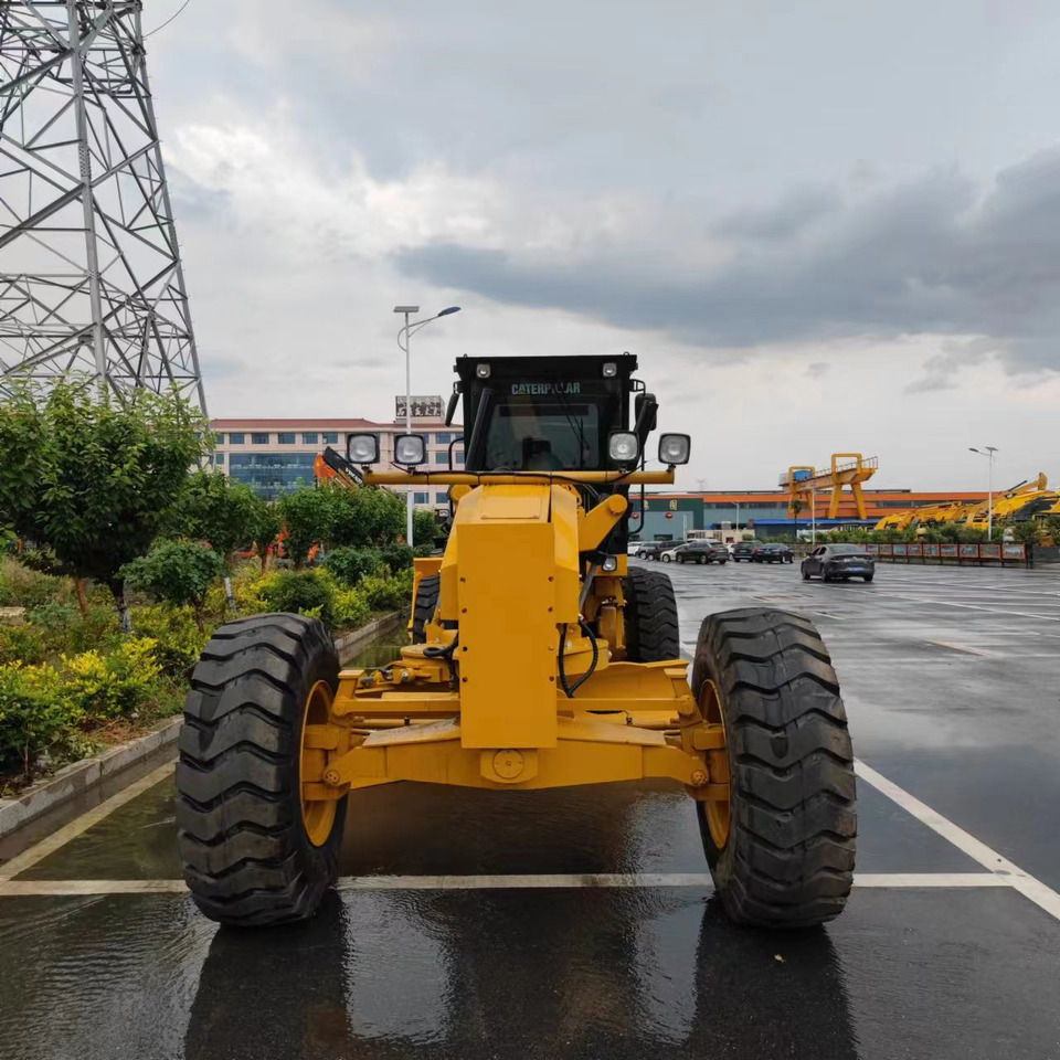 CATERPILLAR 140K - Gréder: 4 kép. CATERPILLAR 140K - Gréder: 4 kép.