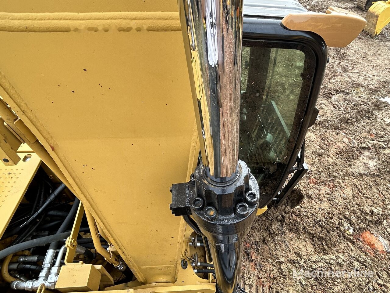 Caterpillar 315D2 GC - Lánctalpas kotró: 3 kép. Caterpillar 315D2 GC - Lánctalpas kotró: 3 kép.