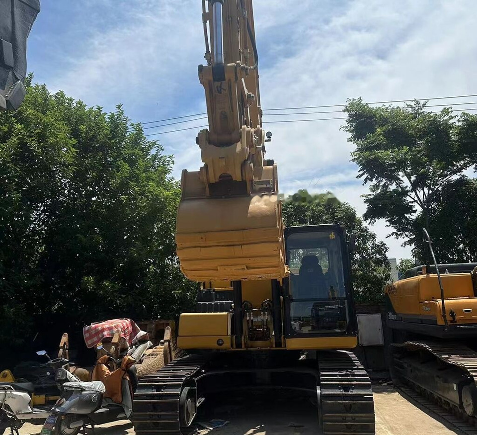 Caterpillar 320GC - Lánctalpas kotró: 3 kép. Caterpillar 320GC - Lánctalpas kotró: 3 kép.