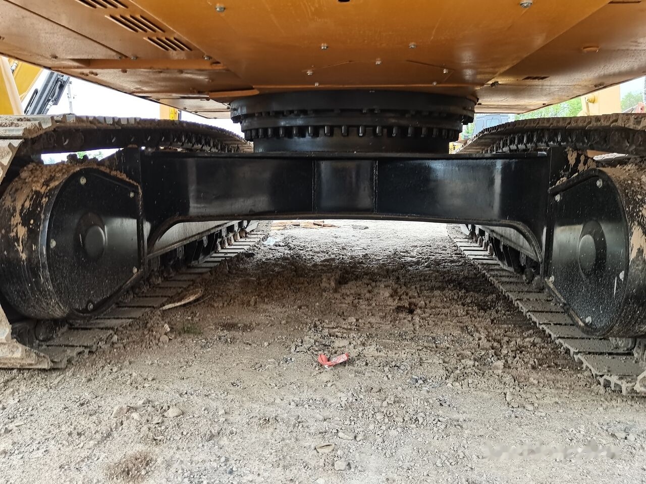 Caterpillar 330D - Lánctalpas kotró: 5 kép. Caterpillar 330D - Lánctalpas kotró: 5 kép.
