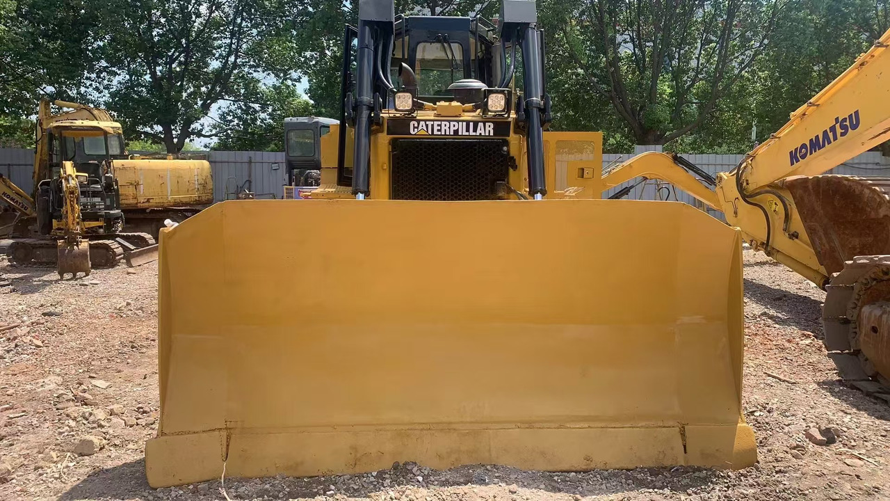 Caterpillar D6R Wetland Track - Buldózer: 3 kép. Caterpillar D6R Wetland Track - Buldózer: 3 kép.
