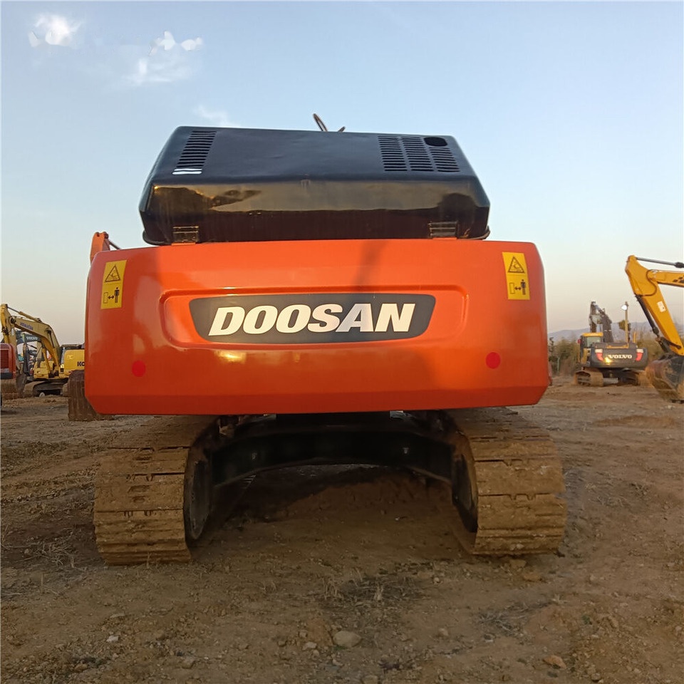 Doosan DH300LC-7 - Lánctalpas kotró: 5 kép. Doosan DH300LC-7 - Lánctalpas kotró: 5 kép.