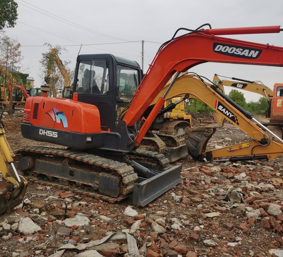 Doosan DH55 - Lánctalpas kotró: 5 kép. Doosan DH55 - Lánctalpas kotró: 5 kép.