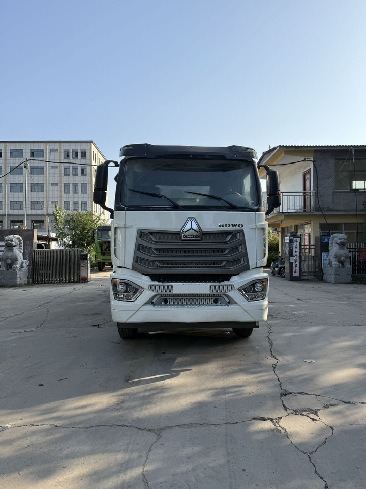 HOWO Haohan 371 6X4 - Billenőplatós teherautó: 3 kép. HOWO Haohan 371 6X4 - Billenőplatós teherautó: 3 kép.