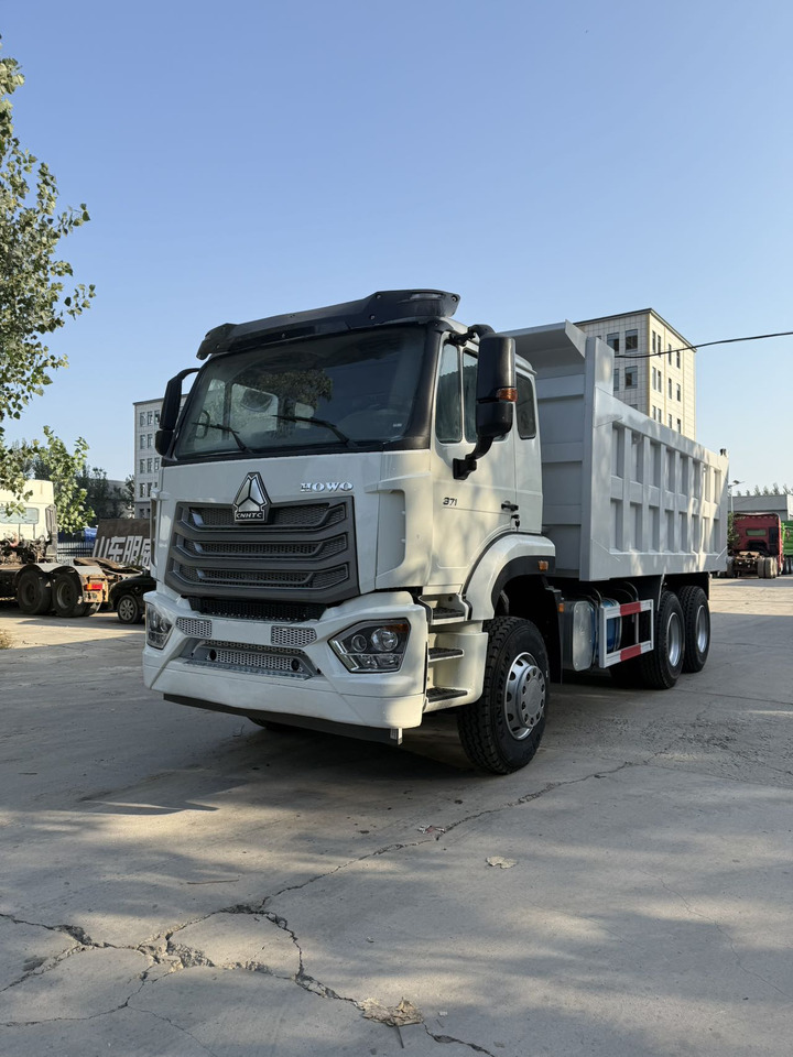 HOWO Haohan 371 6X4 - Billenőplatós teherautó: 1 kép. HOWO Haohan 371 6X4 - Billenőplatós teherautó: 1 kép.
