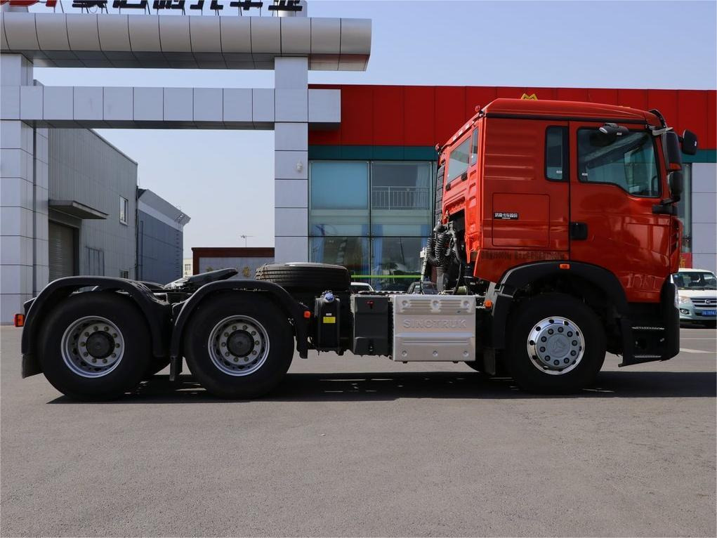 HOWO TX440 - Billenőplatós teherautó: 3 kép. HOWO TX440 - Billenőplatós teherautó: 3 kép.