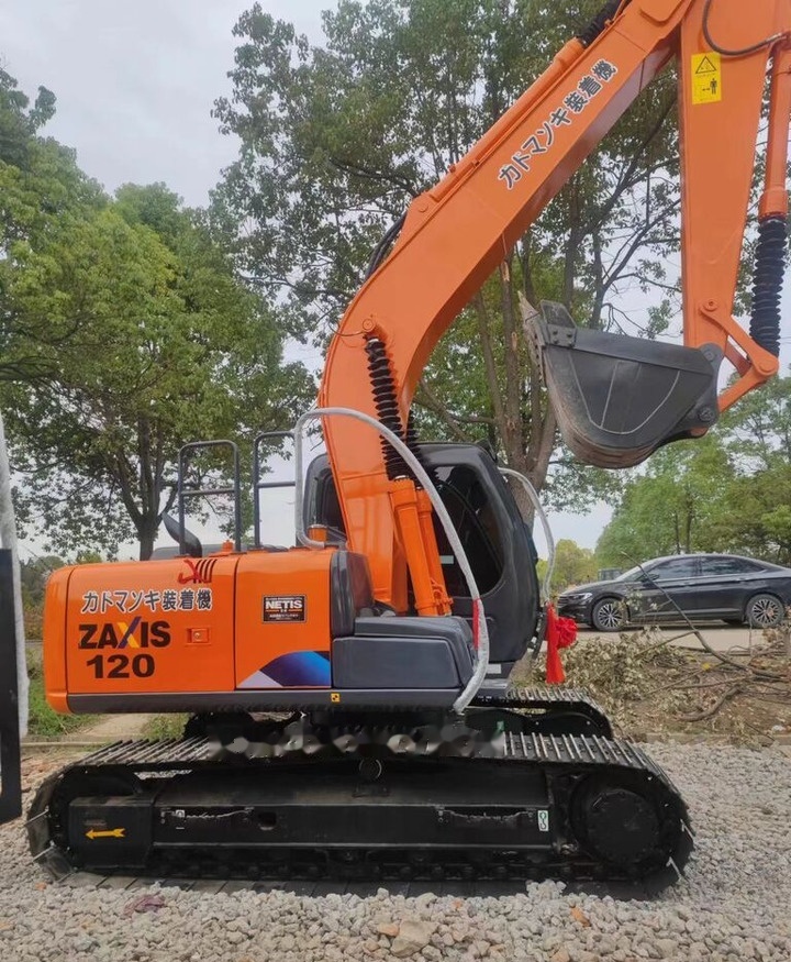 Hitachi ZX120 - Lánctalpas kotró: 2 kép. Hitachi ZX120 - Lánctalpas kotró: 2 kép.