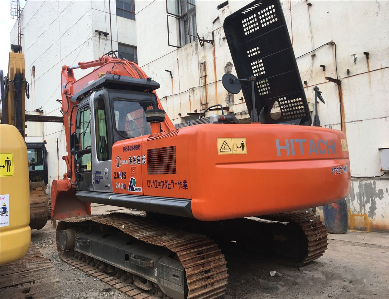 Lánctalpas kotró Hitachi ZX240-3G: 7 kép.