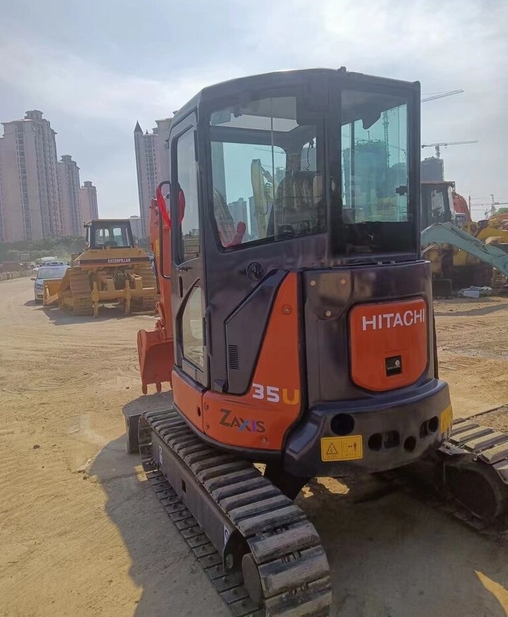 Hitachi ZX35-5A - Minikotró: 4 kép. Hitachi ZX35-5A - Minikotró: 4 kép.
