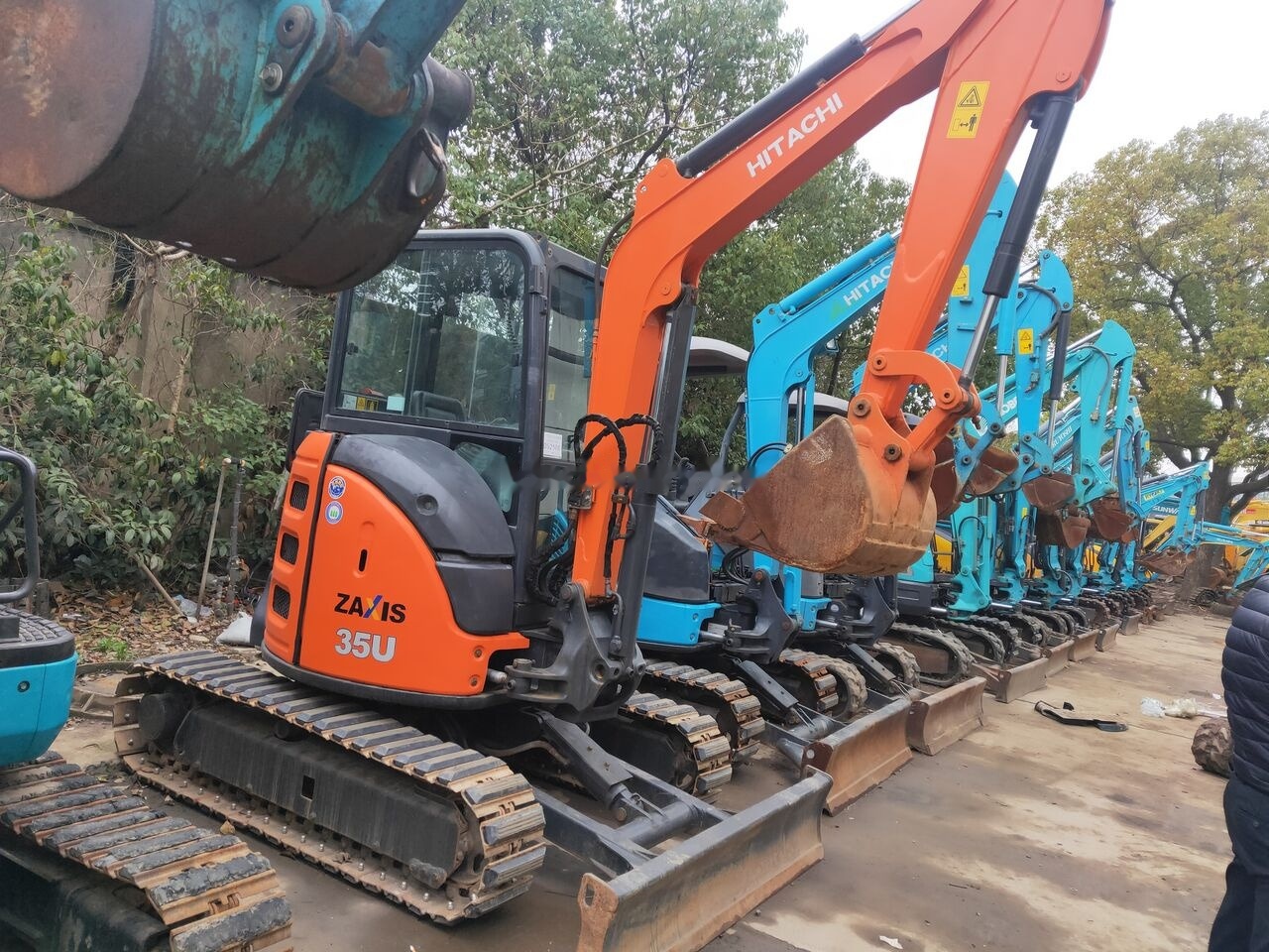 Hitachi ZX35 - Minikotró: 5 kép. Hitachi ZX35 - Minikotró: 5 kép.