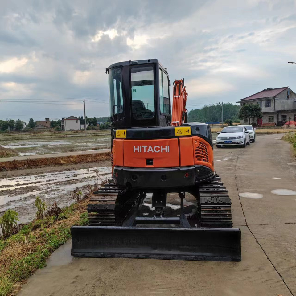 Hitachi ZX50 - Minikotró: 4 kép. Hitachi ZX50 - Minikotró: 4 kép.