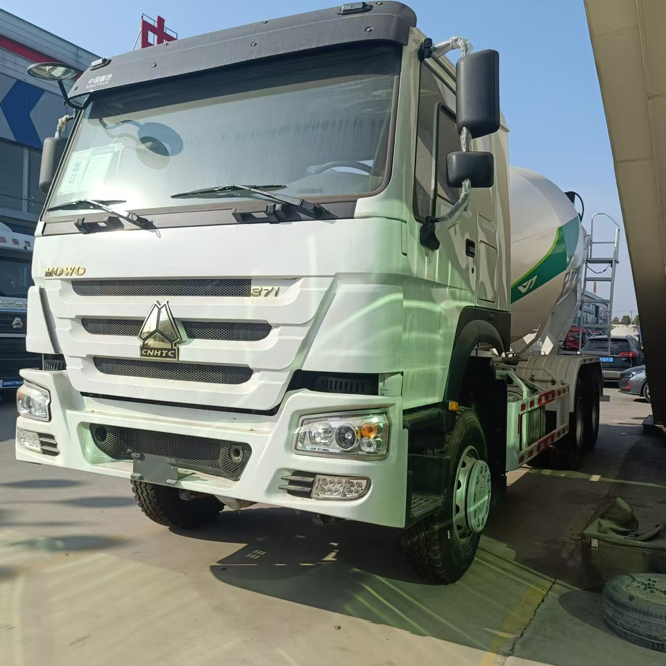 Howo HOWO 371 concrete truck 10CM3 - Betonmixer: 2 kép. Howo HOWO 371 concrete truck 10CM3 - Betonmixer: 2 kép.