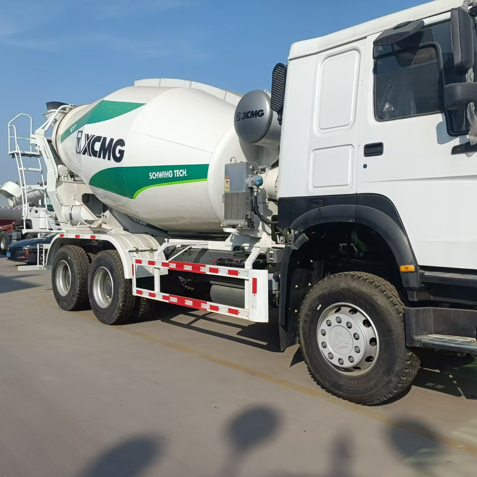 Howo HOWO 371 concrete truck 10CM3 - Betonmixer: 3 kép. Howo HOWO 371 concrete truck 10CM3 - Betonmixer: 3 kép.