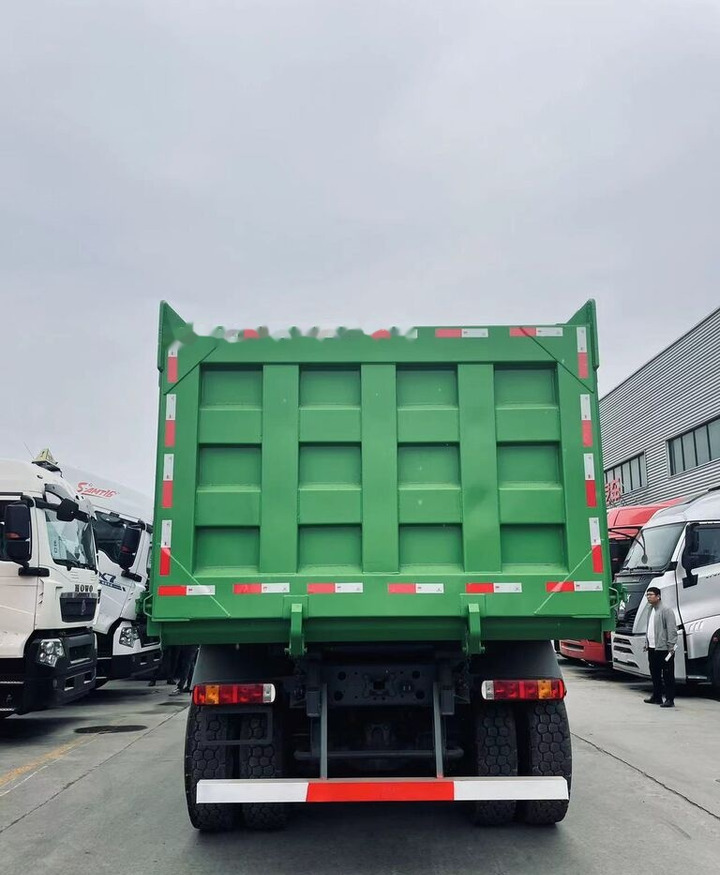 Howo TX - Billenőplatós teherautó: 1 kép. Howo TX - Billenőplatós teherautó: 1 kép.