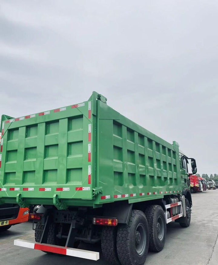 Howo TX - Billenőplatós teherautó: 5 kép. Howo TX - Billenőplatós teherautó: 5 kép.