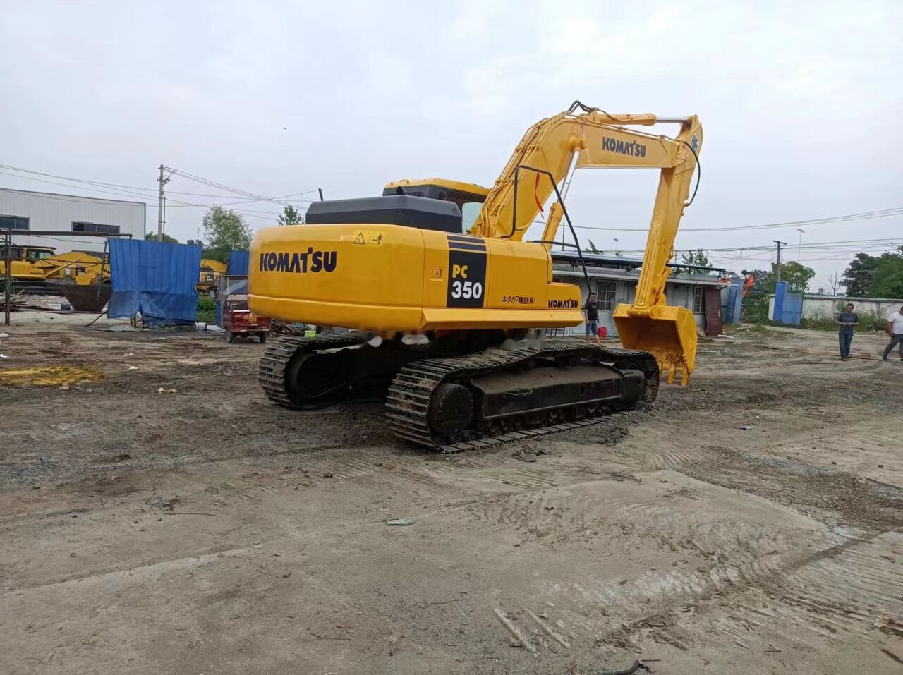Komatsu PC350-7 - Lánctalpas kotró: 3 kép. Komatsu PC350-7 - Lánctalpas kotró: 3 kép.