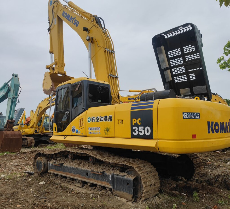 Komatsu PC350 - Lánctalpas kotró: 1 kép. Komatsu PC350 - Lánctalpas kotró: 1 kép.