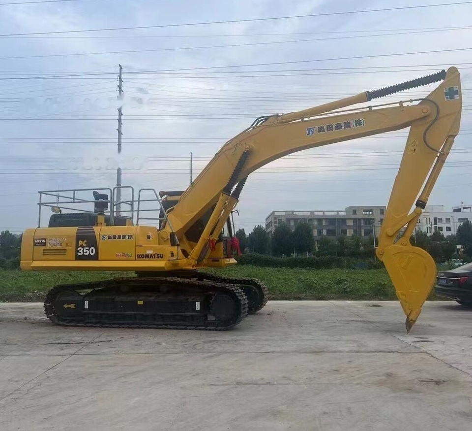 Komatsu PC350 - Lánctalpas kotró: 3 kép. Komatsu PC350 - Lánctalpas kotró: 3 kép.