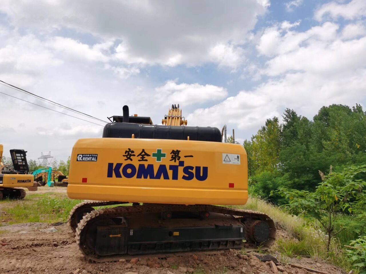Komatsu PC360 - Lánctalpas kotró: 1 kép. Komatsu PC360 - Lánctalpas kotró: 1 kép.