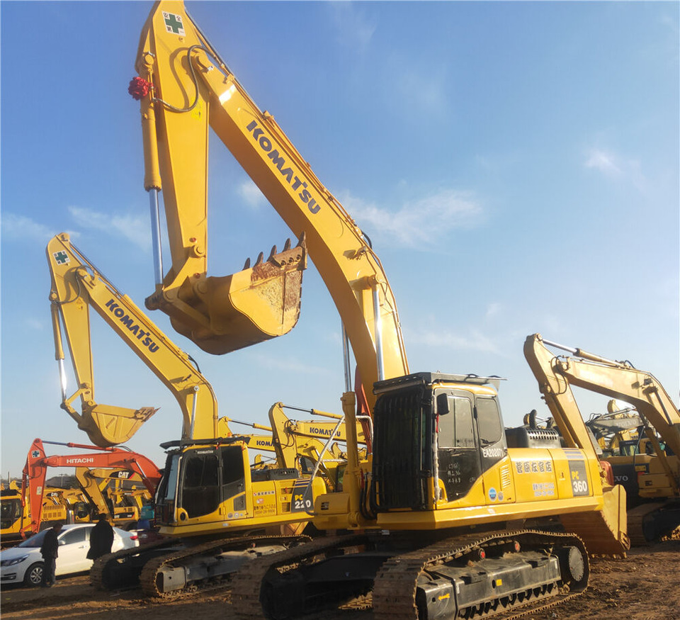 Komatsu PC360 - Lánctalpas kotró: 4 kép. Komatsu PC360 - Lánctalpas kotró: 4 kép.