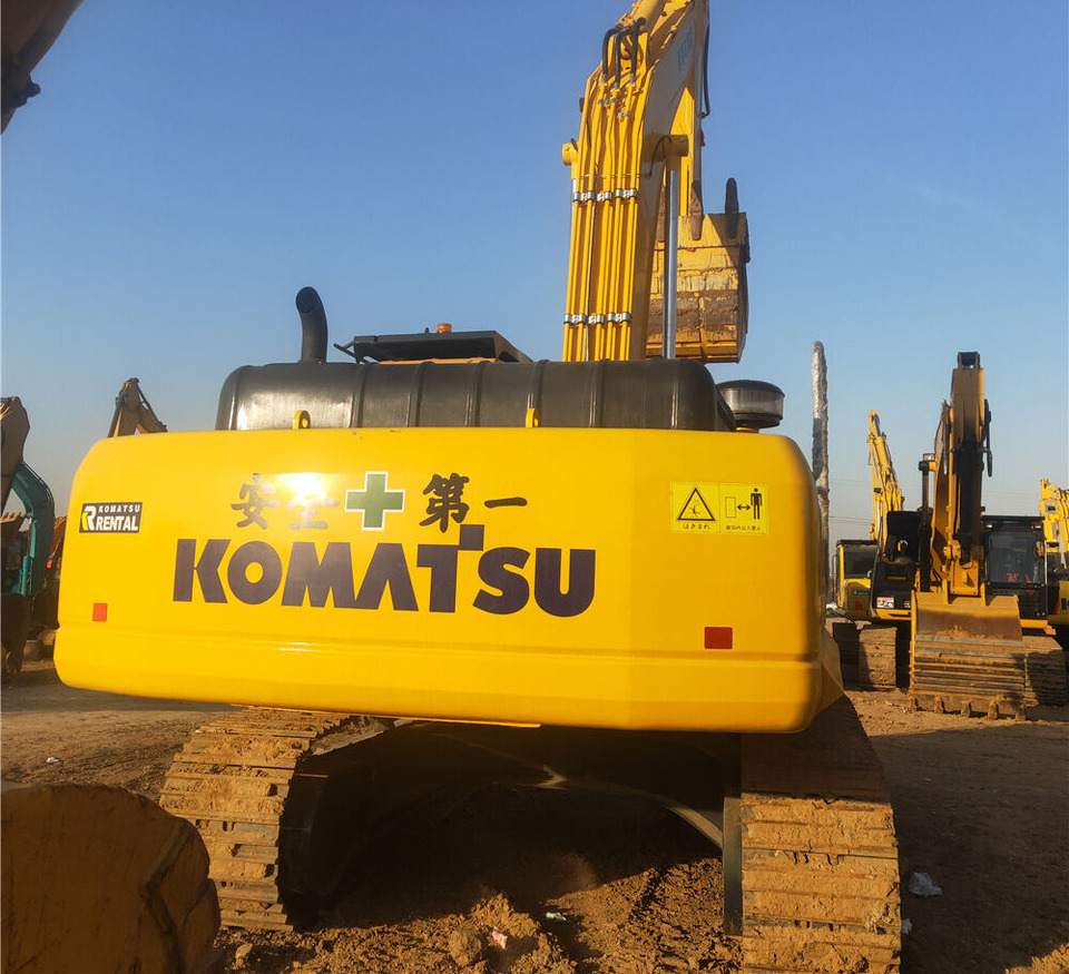 Komatsu PC360 - Lánctalpas kotró: 1 kép. Komatsu PC360 - Lánctalpas kotró: 1 kép.