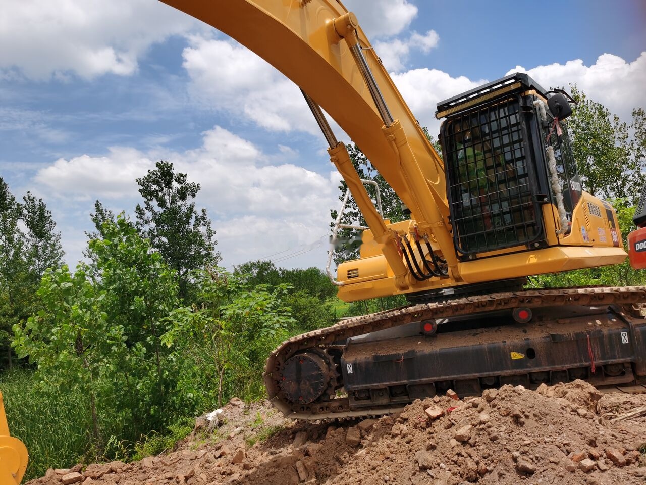 Komatsu PC360 - Lánctalpas kotró: 5 kép. Komatsu PC360 - Lánctalpas kotró: 5 kép.
