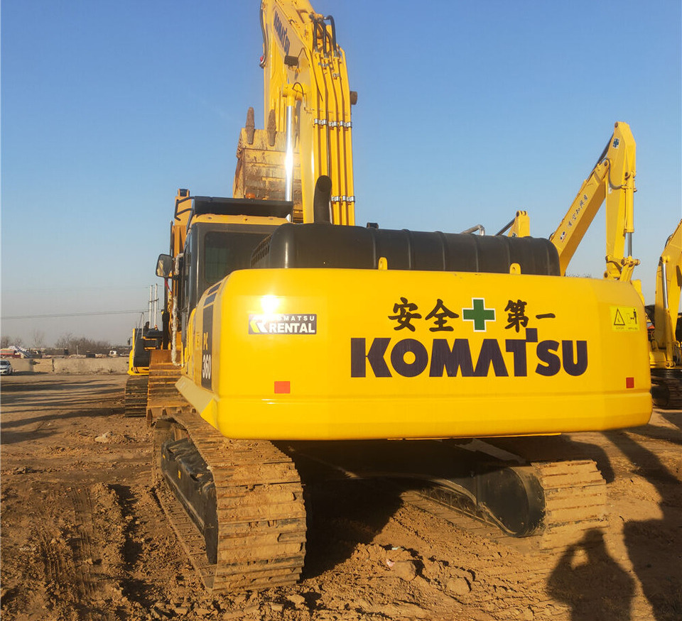 Komatsu PC360 - Lánctalpas kotró: 3 kép. Komatsu PC360 - Lánctalpas kotró: 3 kép.