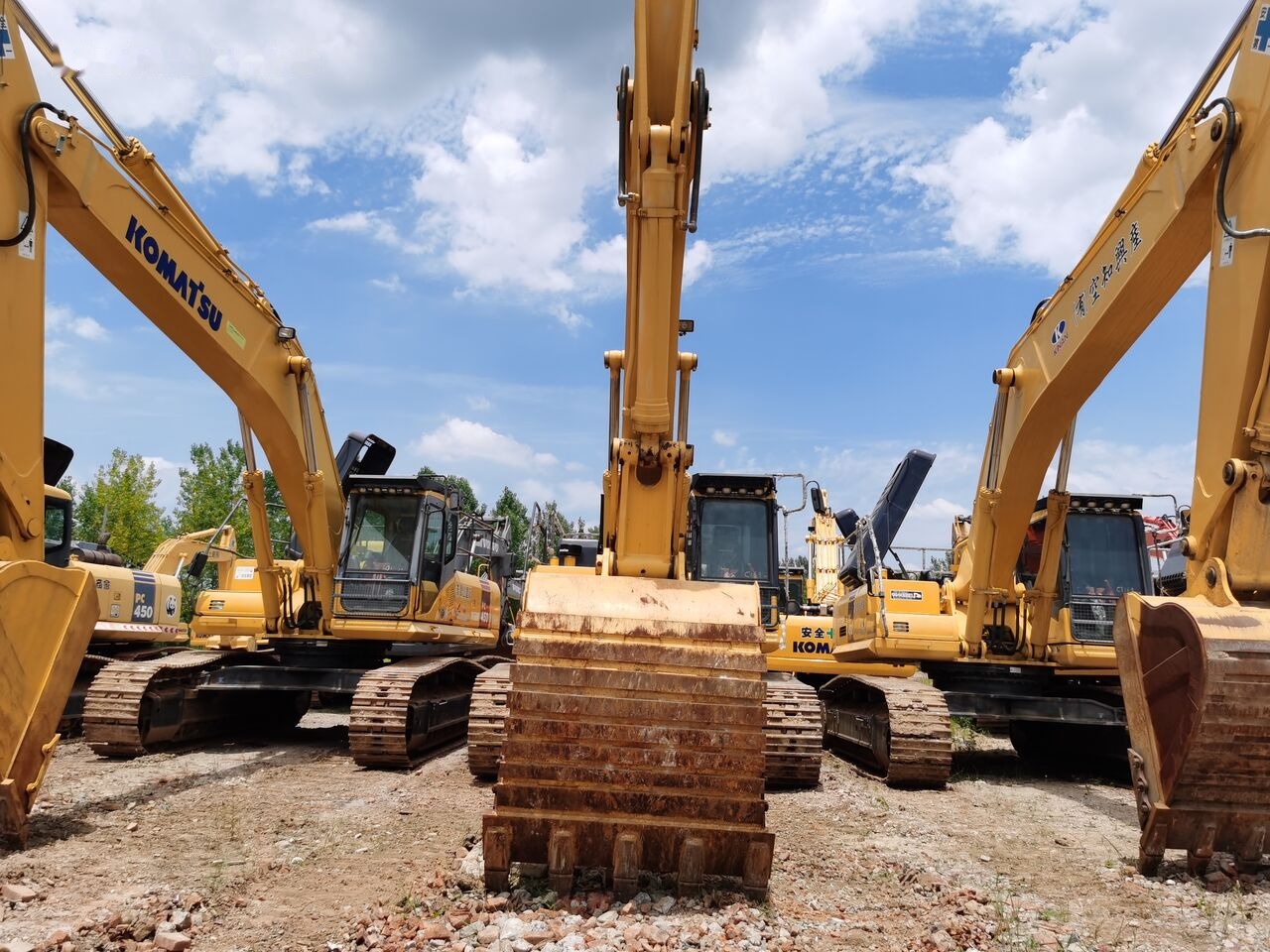 Lánctalpas kotró Komatsu PC450-8: 9 kép. Lánctalpas kotró Komatsu PC450-8: 9 kép.