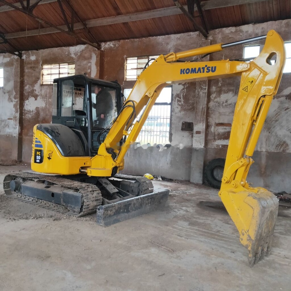 Komatsu PC50MR - Minikotró: 1 kép. Komatsu PC50MR - Minikotró: 1 kép.