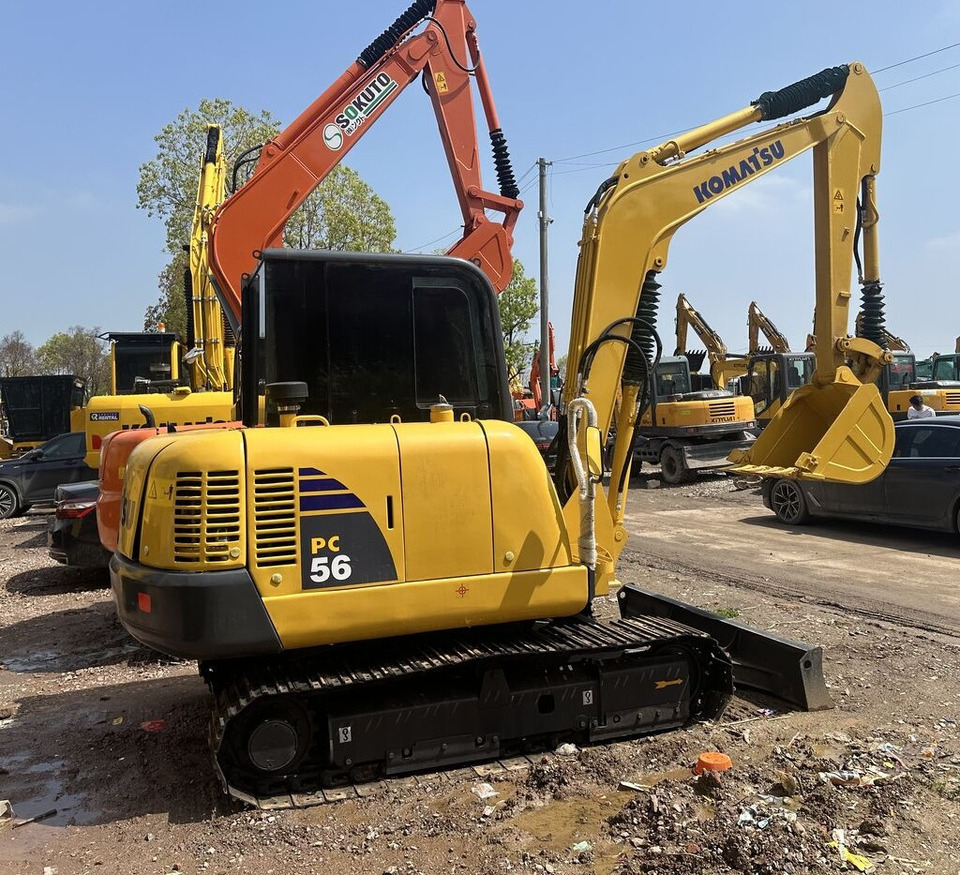 Komatsu PC56 - Minikotró: 1 kép. Komatsu PC56 - Minikotró: 1 kép.
