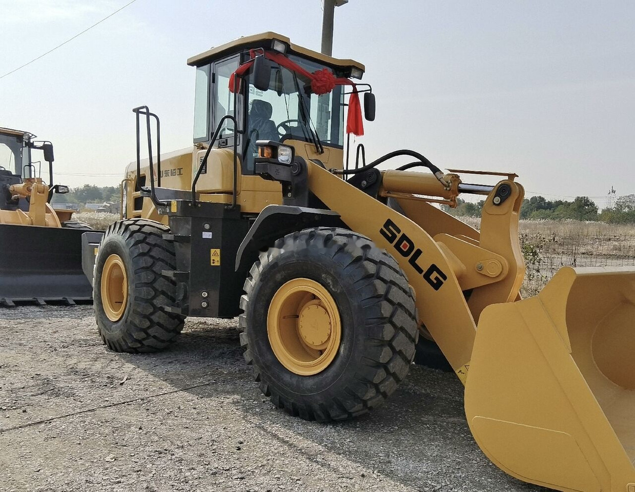 SDLG L956F - Gumikerekes homlokrakodó: 1 kép. SDLG L956F - Gumikerekes homlokrakodó: 1 kép.