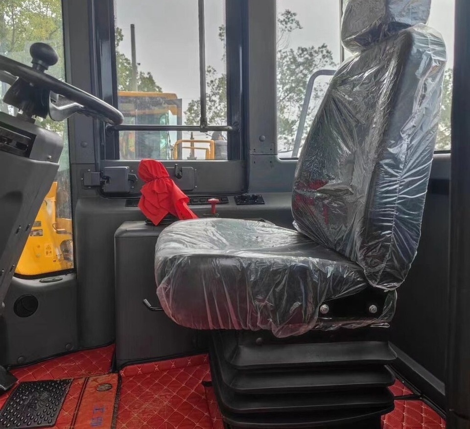 SDLG LG956L - Gumikerekes homlokrakodó: 5 kép. SDLG LG956L - Gumikerekes homlokrakodó: 5 kép.