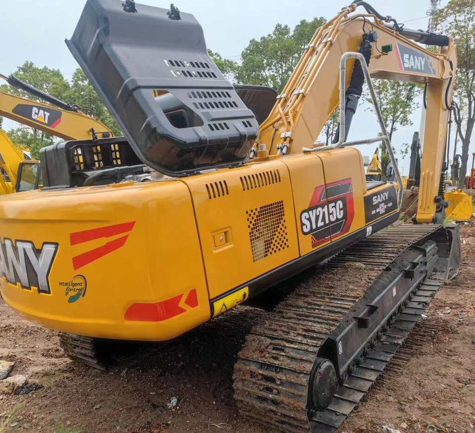 Sany 215C - Lánctalpas kotró: 1 kép. Sany 215C - Lánctalpas kotró: 1 kép.