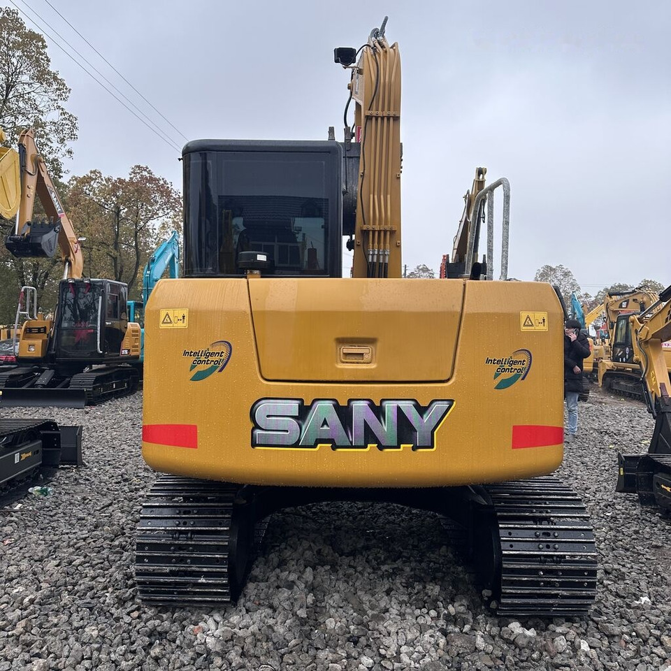 Sany SY75C - Lánctalpas kotró: 1 kép. Sany SY75C - Lánctalpas kotró: 1 kép.