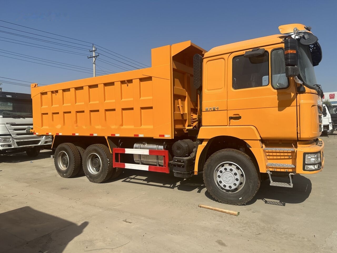 Shacman F3000 6*4 - Billenőplatós teherautó: 1 kép. Shacman F3000 6*4 - Billenőplatós teherautó: 1 kép.