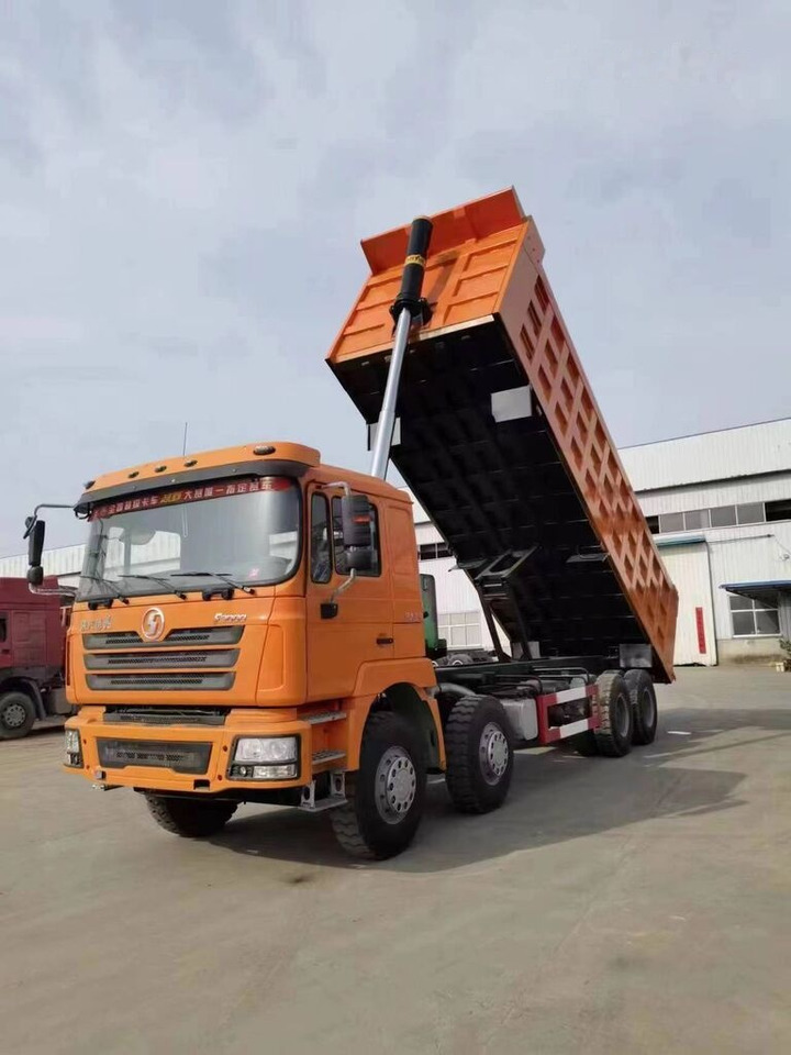 Shacman F3000 - Billenőplatós teherautó: 3 kép. Shacman F3000 - Billenőplatós teherautó: 3 kép.