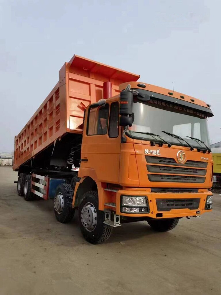 Shacman F3000 - Billenőplatós teherautó: 5 kép. Shacman F3000 - Billenőplatós teherautó: 5 kép.