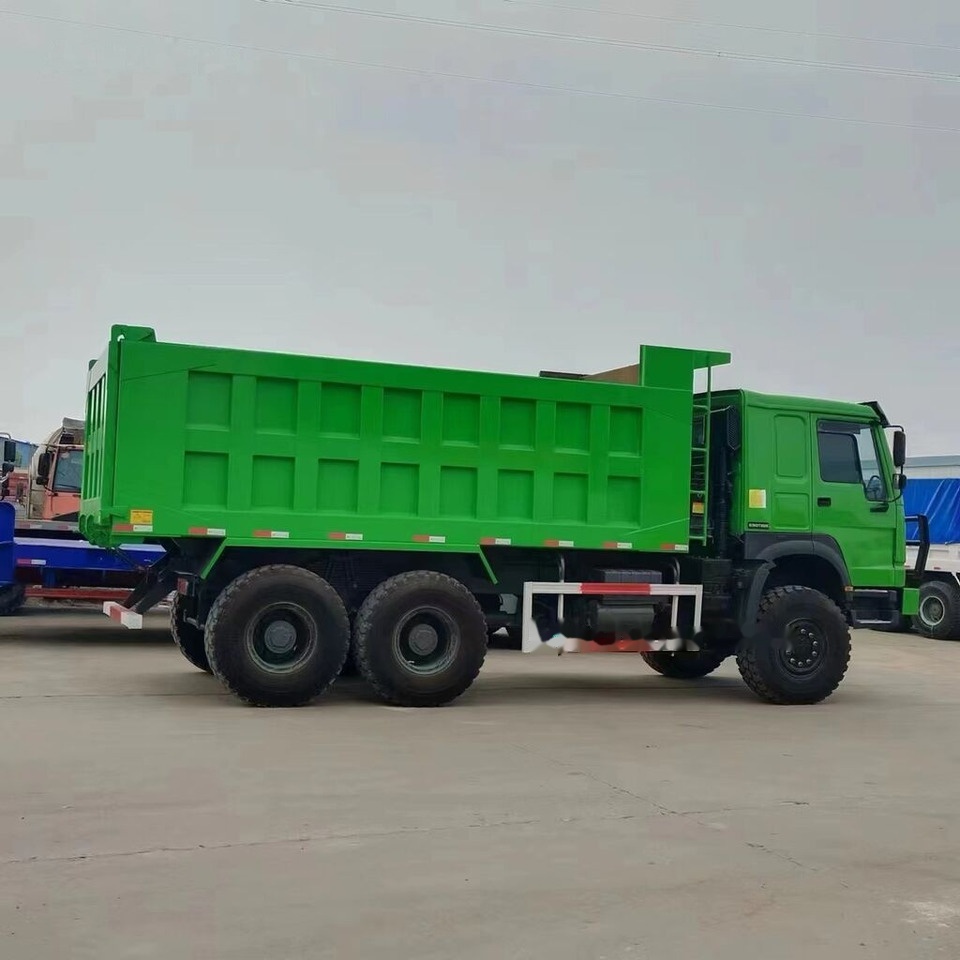 Sinotruk Howo New - Billenőplatós teherautó: 1 kép. Sinotruk Howo New - Billenőplatós teherautó: 1 kép.