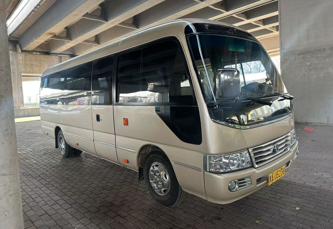 Toyota 1HZ - Helyközi busz: 3 kép. Toyota 1HZ - Helyközi busz: 3 kép.