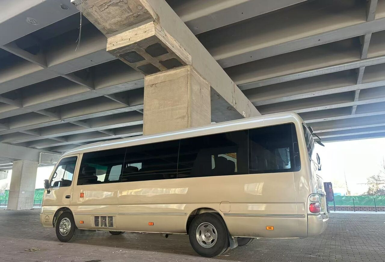 Toyota 1HZ - Helyközi busz: 1 kép. Toyota 1HZ - Helyközi busz: 1 kép.