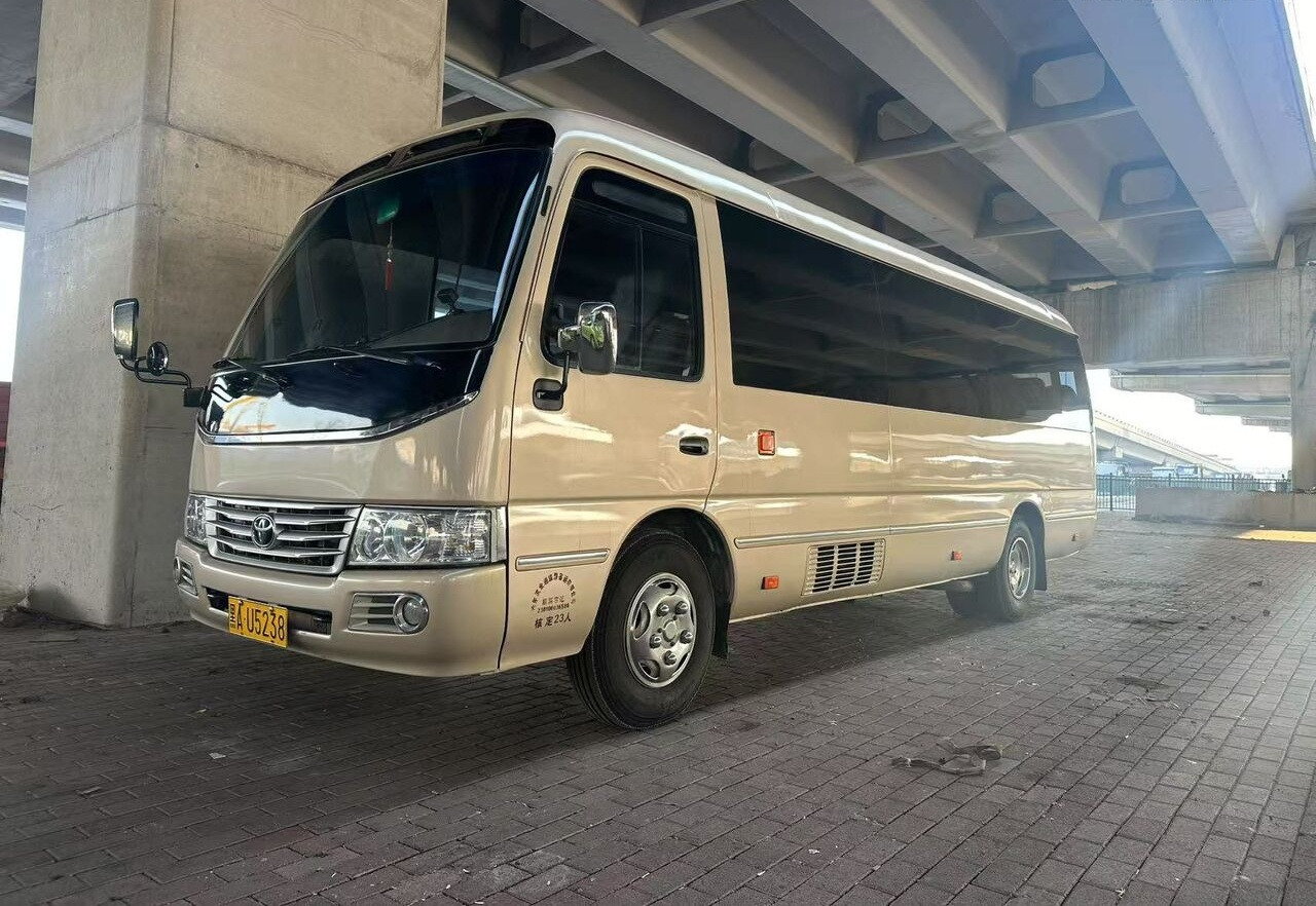 Toyota 1HZ - Helyközi busz: 4 kép. Toyota 1HZ - Helyközi busz: 4 kép.