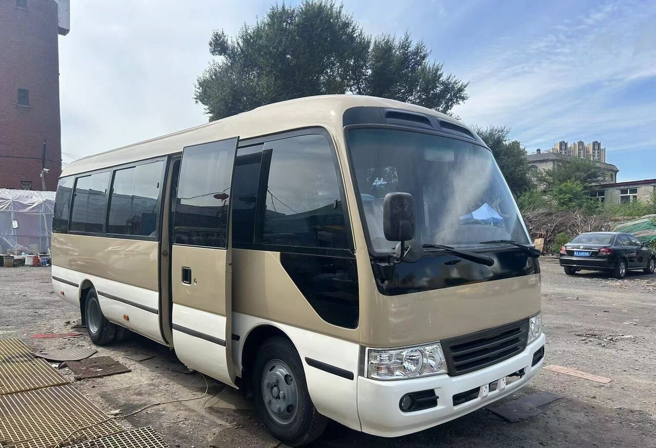 Toyota Coaster 1HZ - Helyközi busz: 1 kép. Toyota Coaster 1HZ - Helyközi busz: 1 kép.