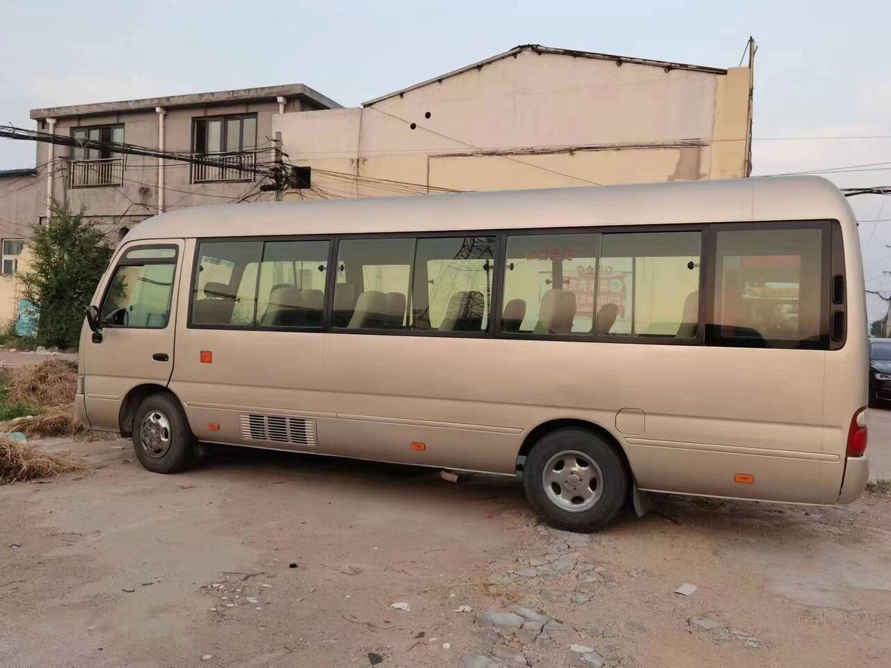Toyota Coaster - Városi busz: 1 kép. Toyota Coaster - Városi busz: 1 kép.