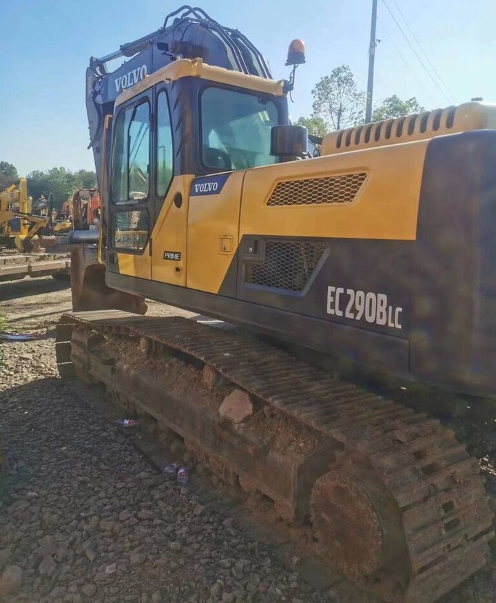 Volvo EC290 - Lánctalpas kotró: 4 kép. Volvo EC290 - Lánctalpas kotró: 4 kép.