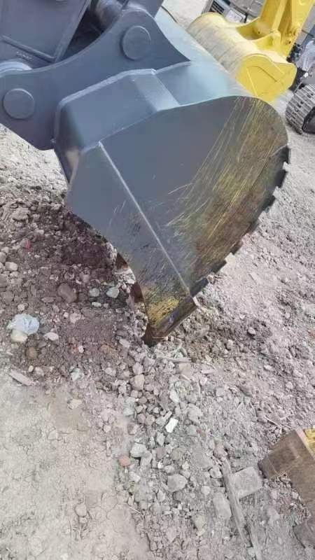 Volvo EC290 - Lánctalpas kotró: 5 kép. Volvo EC290 - Lánctalpas kotró: 5 kép.