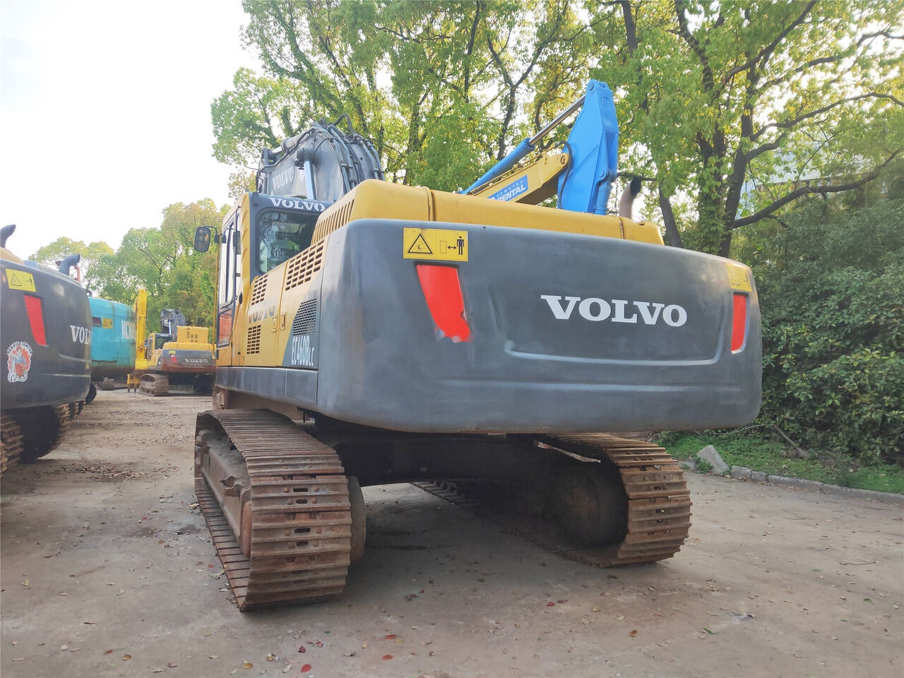 Volvo EC460BLC - Lánctalpas kotró: 2 kép. Volvo EC460BLC - Lánctalpas kotró: 2 kép.