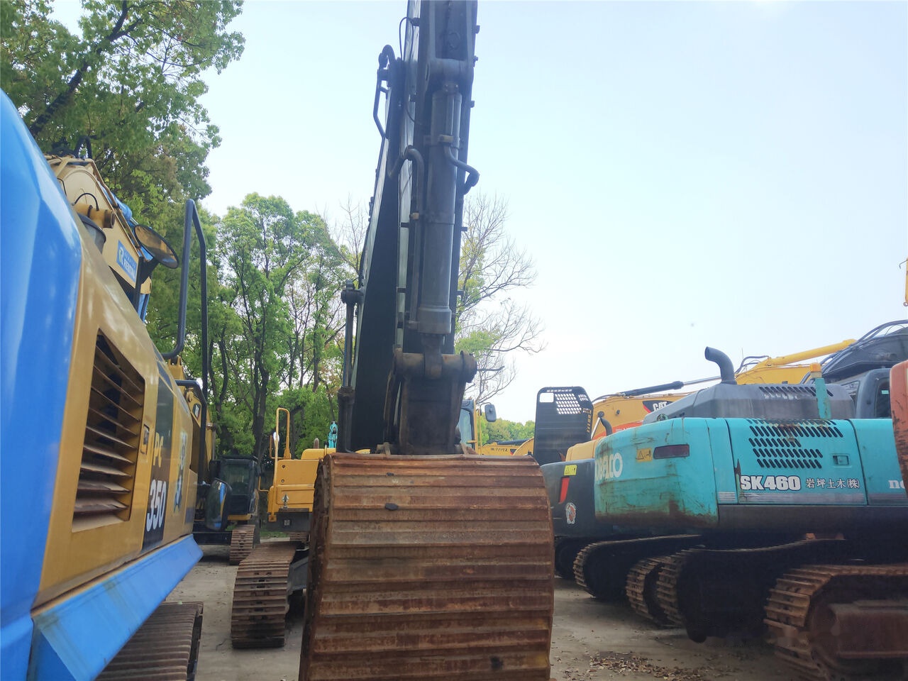 Volvo EC460BLC - Lánctalpas kotró: 3 kép. Volvo EC460BLC - Lánctalpas kotró: 3 kép.