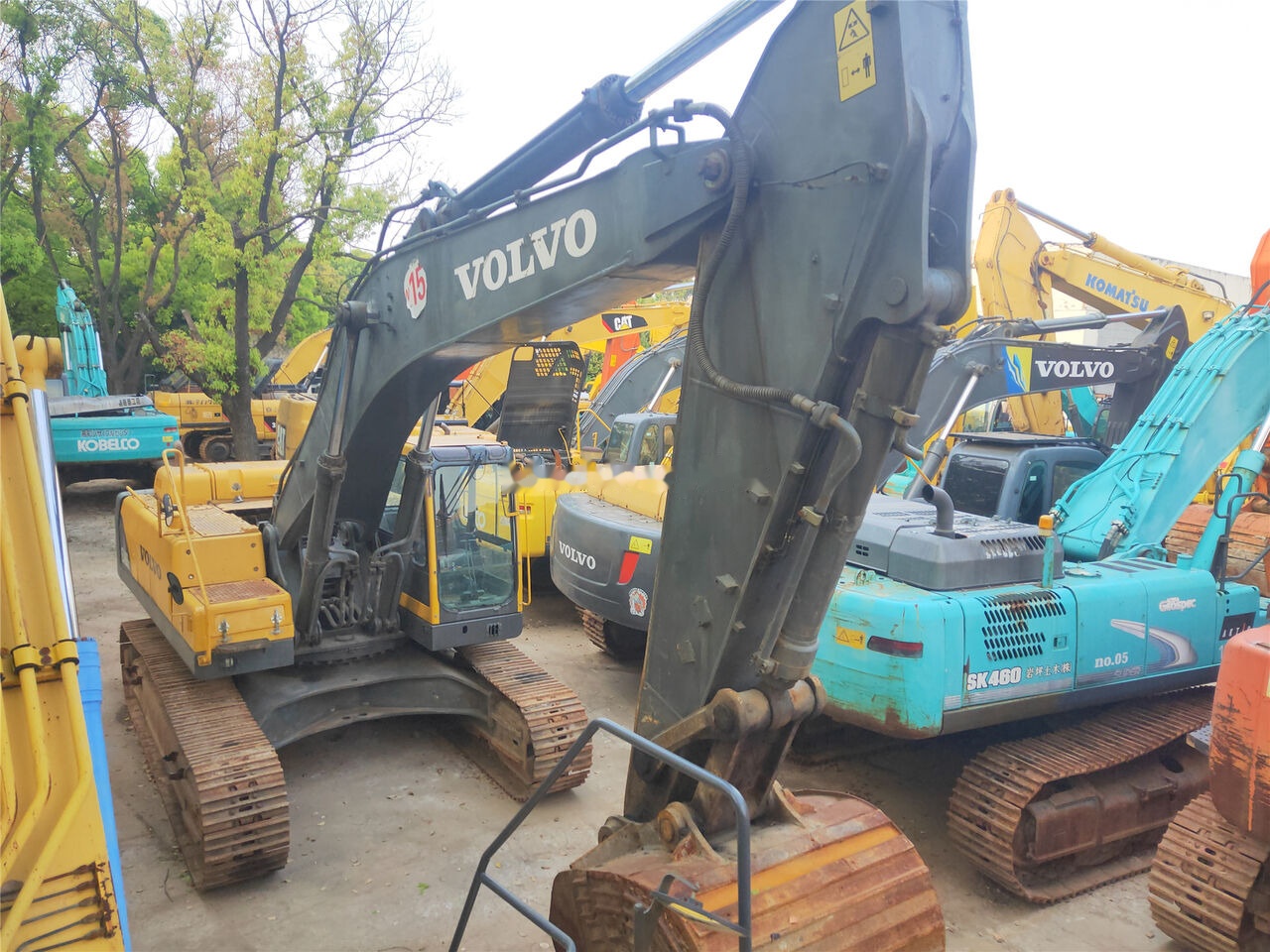 Volvo EC460BLC - Lánctalpas kotró: 5 kép. Volvo EC460BLC - Lánctalpas kotró: 5 kép.